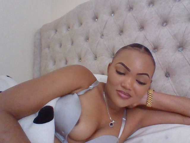 Beautystar12 live cam on BongaCams