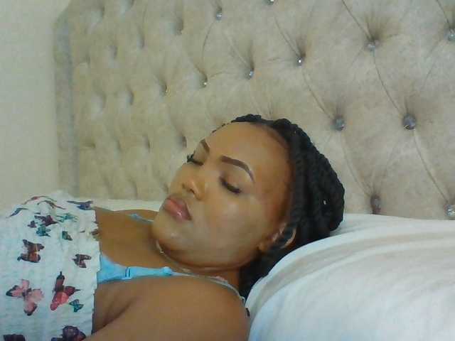 Beautystar12 live cam on BongaCams