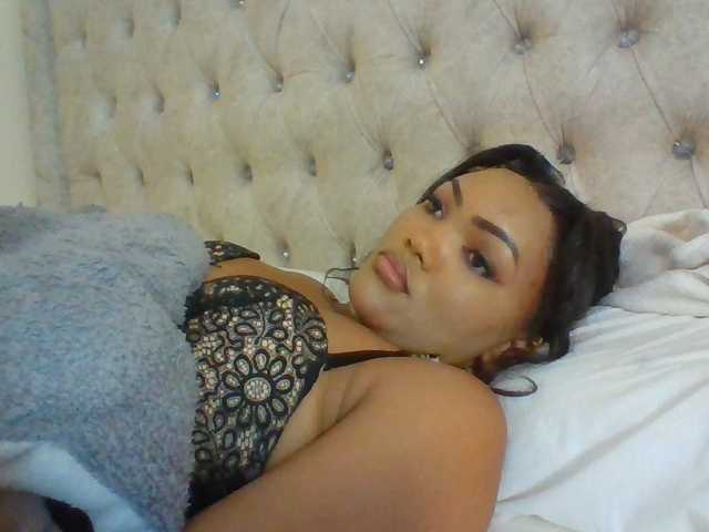 Beautystar12 live cam on BongaCams