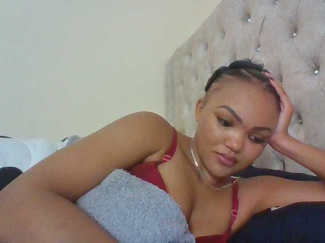 Beautystar12 live cam on BongaCams