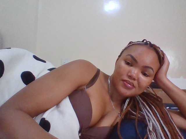 Beautystar12 live cam on BongaCams