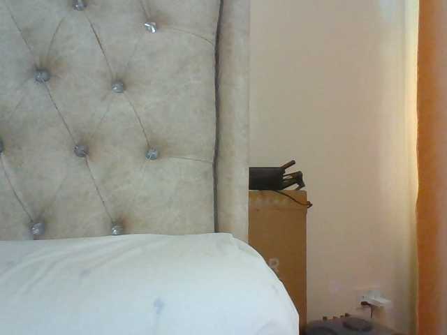 Beautystar12, en directo ahora en BongaCams