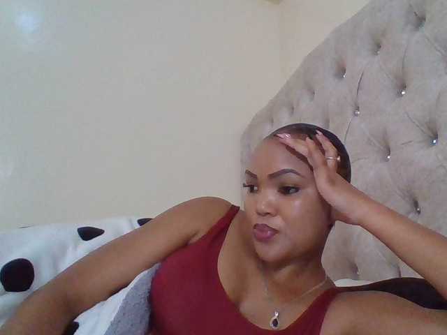Beautystar12 live cam on BongaCams