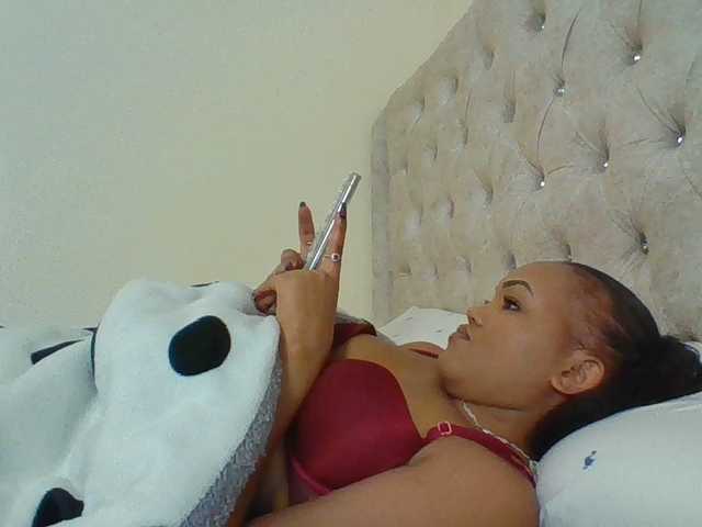 Beautystar12 Live Cam on BongaCams