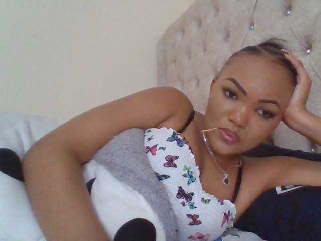 Beautystar12 live cam on BongaCams