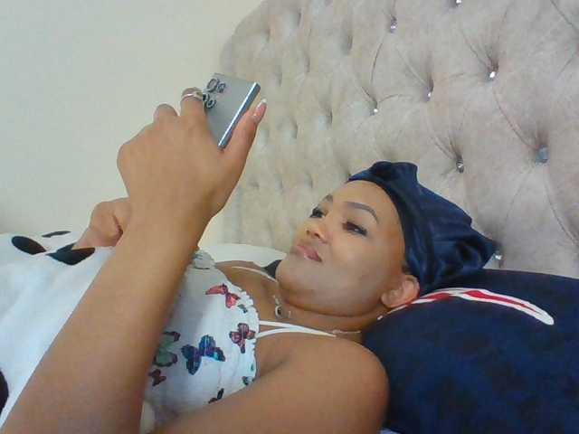Beautystar12 live cam on BongaCams