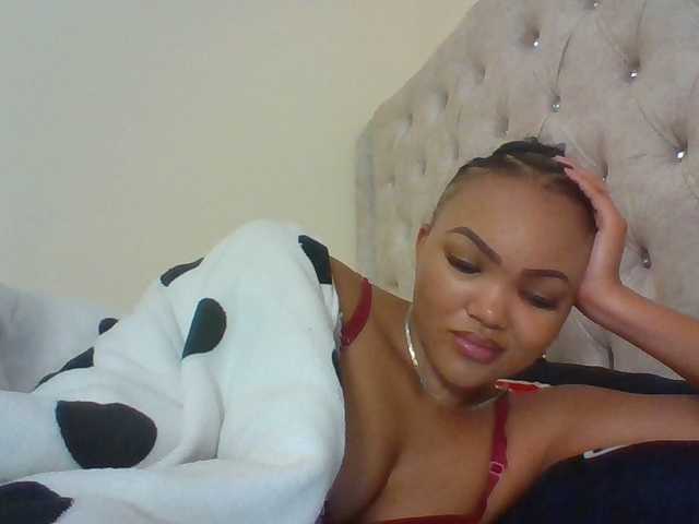Beautystar12 live cam on BongaCams