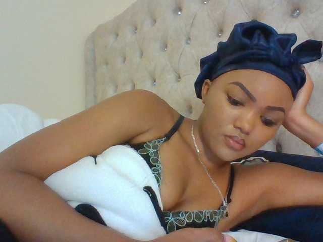 Beautystar12 live cam on BongaCams