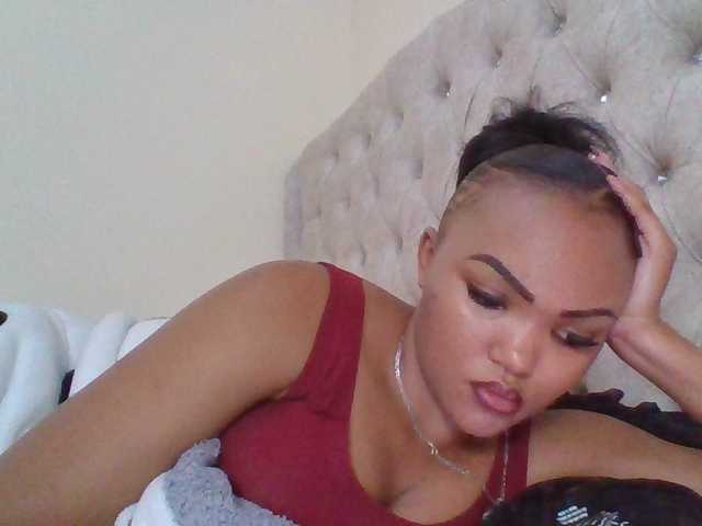 Beautystar12 live cam on BongaCams