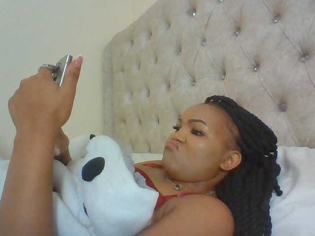 Beautystar12 live cam on BongaCams