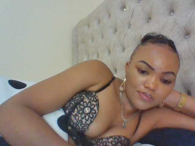Beautystar12 live cam on BongaCams