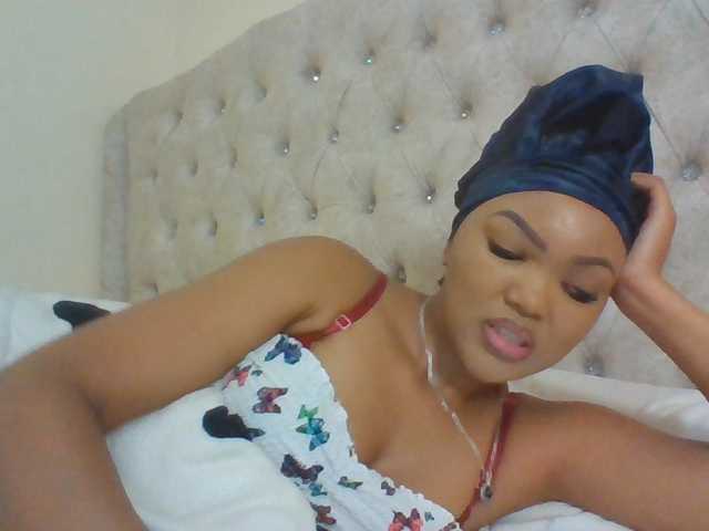 Beautystar12 live cam on BongaCams