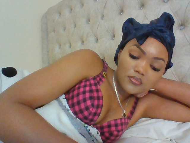 Beautystar12 live cam on BongaCams