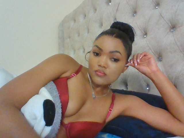Beautystar12 live cam on BongaCams