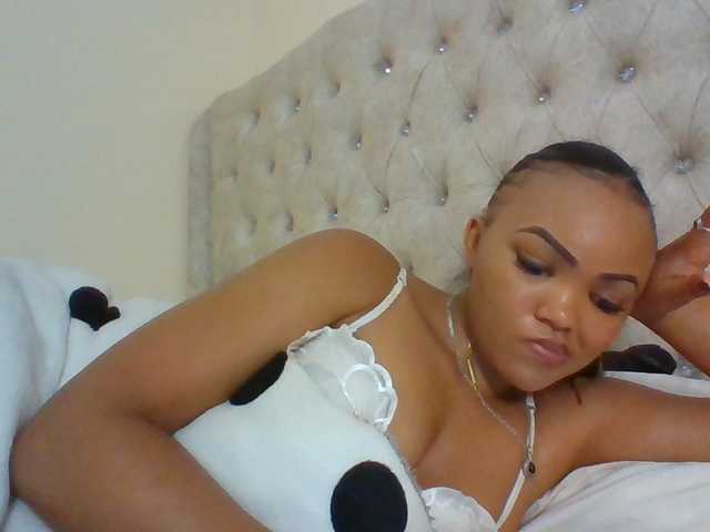 Beautystar12 live cam on BongaCams