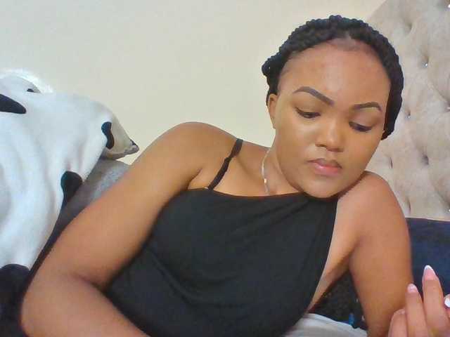 Beautystar12 live cam on BongaCams