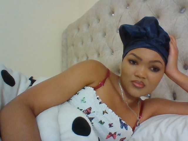 Beautystar12 live cam on BongaCams