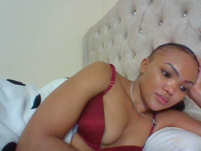 Beautystar12 live webcam show