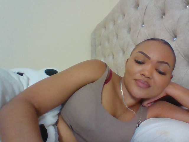 Beautystar12 live webcam show