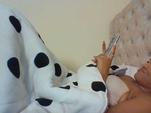 Beautystar12 live cam on BongaCams