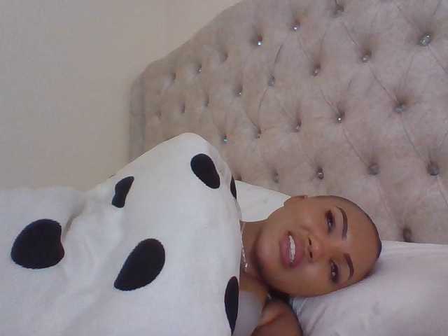 Beautystar12 live cam on BongaCams
