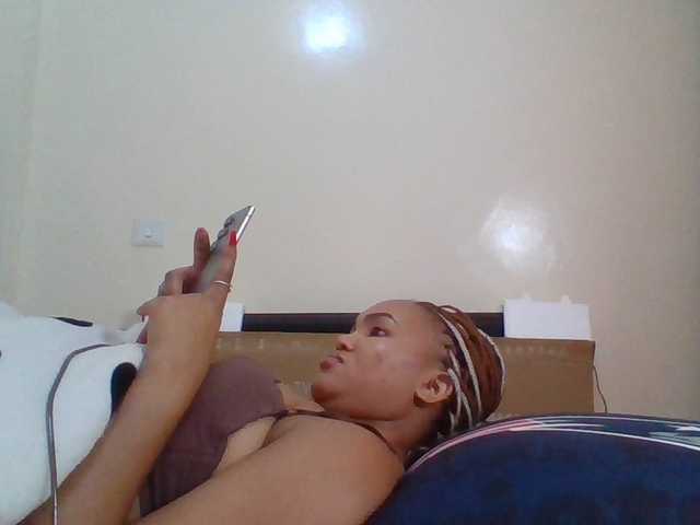 Beautystar12 live cam on BongaCams