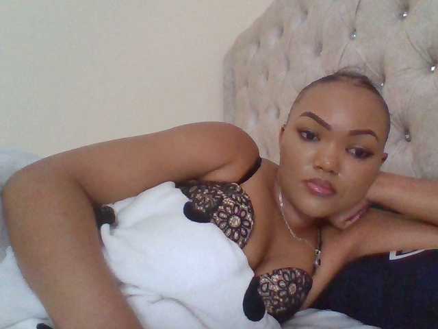Beautystar12 live cam on BongaCams