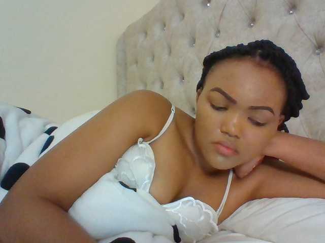 Beautystar12 live cam on BongaCams