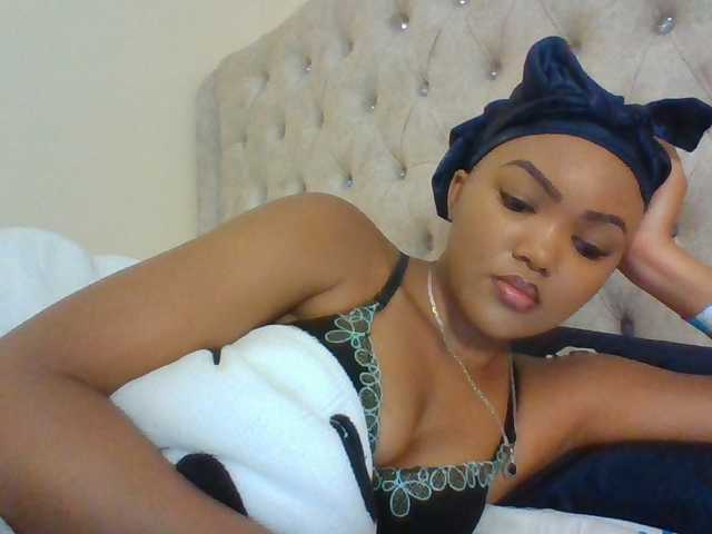 Beautystar12 live cam on BongaCams