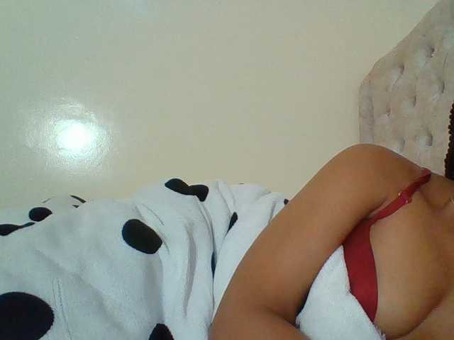 Beautystar12 live cam on BongaCams