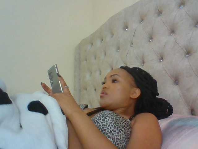 Beautystar12 live cam on BongaCams