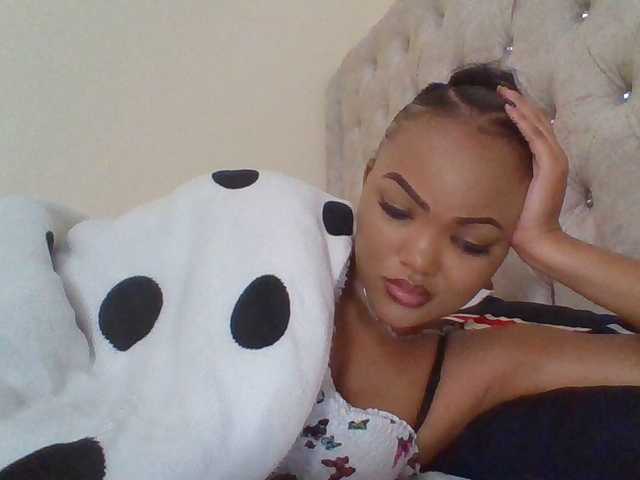 Beautystar12 live cam on BongaCams