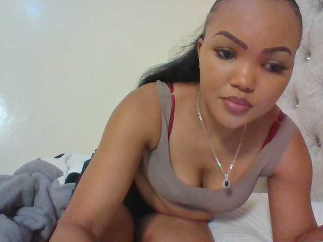 Beautystar12 live cam on BongaCams