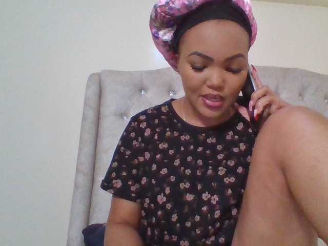 Beautystar12 live cam on BongaCams