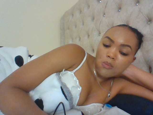 Beautystar12 live cam on BongaCams