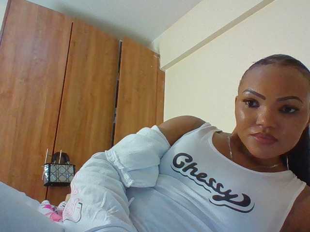 Beautystar12 live webcam show