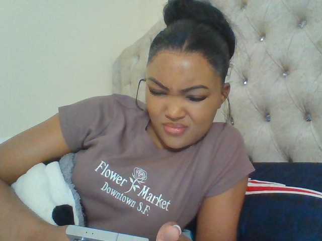Beautystar12 live cam on BongaCams