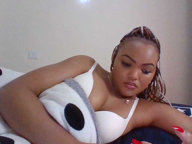 Beautystar12 live cam on BongaCams