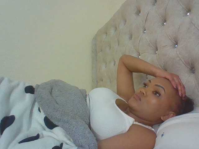 Beautystar12 live webcam show