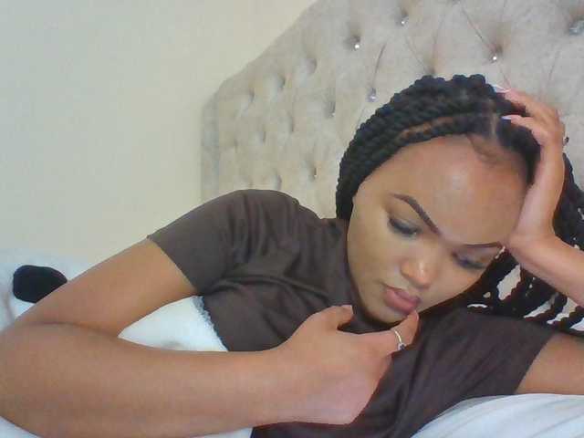 Beautystar12 live cam on BongaCams