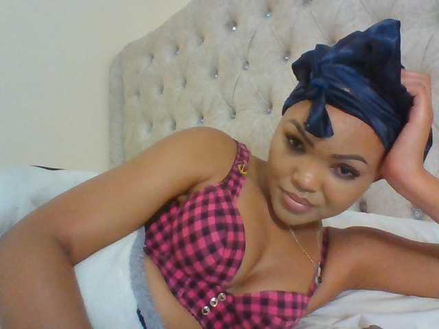Beautystar12 live cam on BongaCams