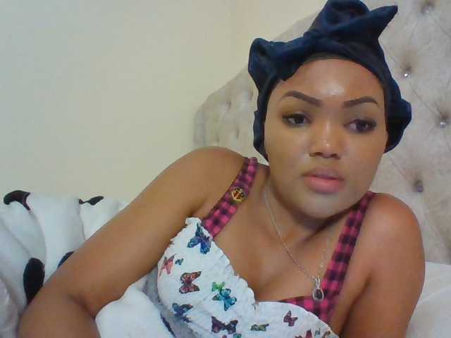 Beautystar12 live cam on BongaCams