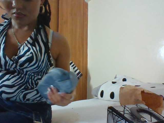Beautystar12 live cam on BongaCams