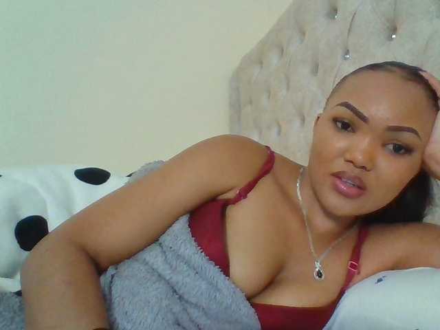 Beautystar12 live webcam show