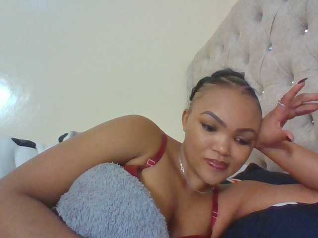 Beautystar12 live cam on BongaCams
