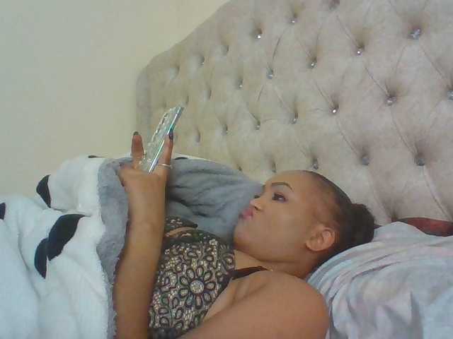 Beautystar12 live webcam show