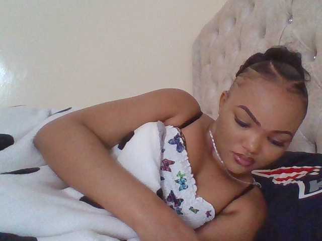 Beautystar12 live cam on BongaCams