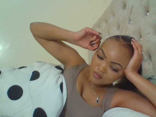 Beautystar12 live cam on BongaCams