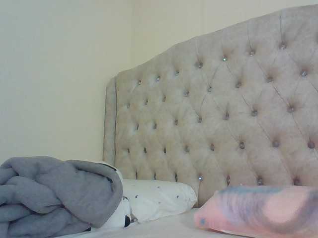 Beautystar12 live cam on BongaCams