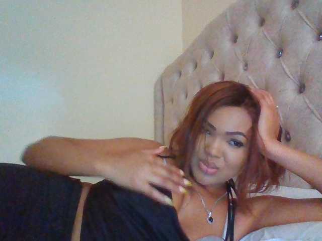 Beautystar12 live cam on BongaCams